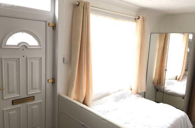 172, Benmadigan Road, Drimnagh, Dublin 12 - Click to view photos