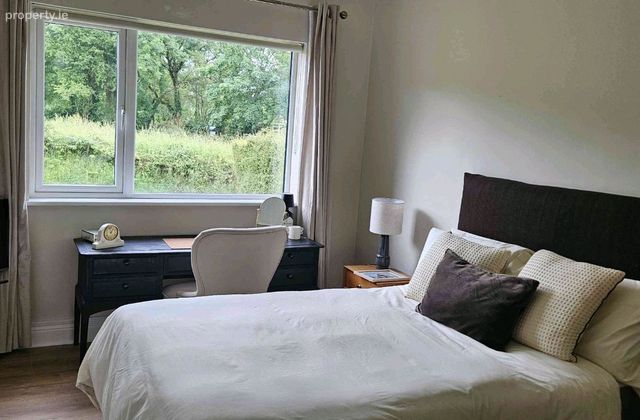 Carrick-on-suir, Callan, Co. Kilkenny - Click to view photos