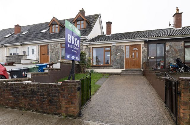 14 Woodford Close, Dublin 22, Clondalkin, Dublin 22 - Click to view photos
