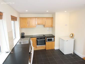 10 Maryborough Green, Maryborough Hill, Douglas, Co. Cork - Image 3