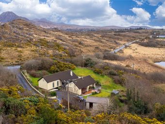 Lake Cottage, Dawros More, Letterfrack, Connemara, Co. Galway, Letterfrack, Co. Galway - Image 4