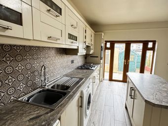 12 O'hanlon Park, Dundalk, Dundalk, Co. Louth - Image 4