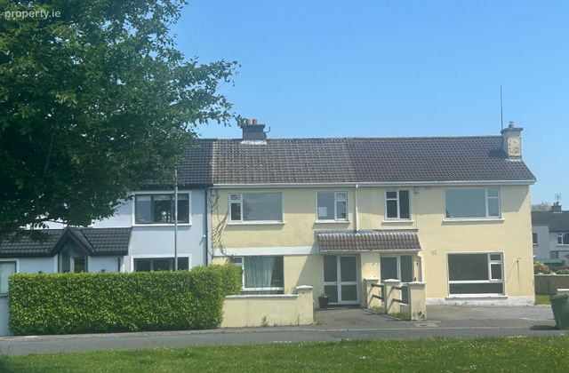 74 Woodlawn Park, Killarney, Co. Kerry - Click to view photos
