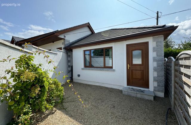 11a Sunnybank, Kilpedder, Kilquade, Co. Wicklow - Click to view photos