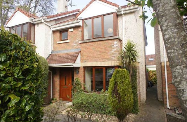 10 Rathmichael Park, Dublin 18, Shankill, Dublin 18 - Click to view photos