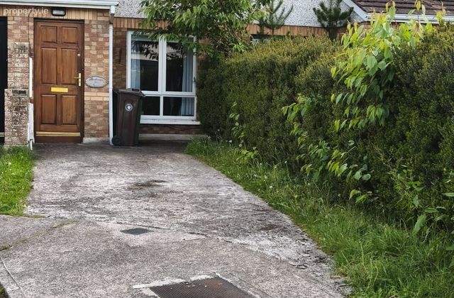 161 Rusheeny Grove, Rusheeny Village, Hartstown, Dublin 15 - Click to view photos