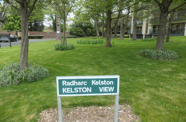 18 Sefton, Leopardstown Road, Foxrock, Dublin 18 - Click to view photos