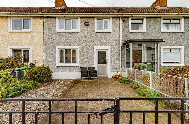 77 Donard Road, Dublin 12, Drimnagh, Dublin 12 - Click to view photos