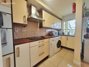 8 Corrib House, Willow Park, Shantalla, Co. Galway - Image 5