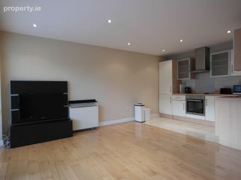 6 Hunters Hall, Hunters Place, Ballycullen, Dublin 24 - Image 3