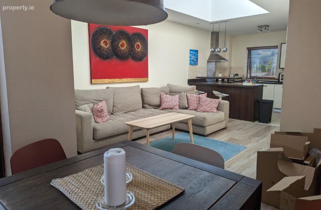 Townhouse 3, Block C, Brabazon Hall, Ardee Street, Dublin 8 - Click to view photos
