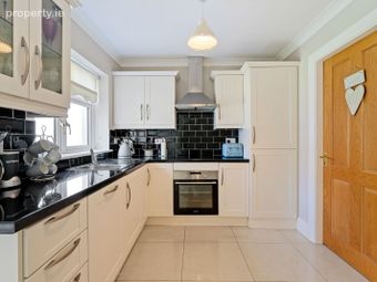 24 Holly Vale, Forest Hill, Carrigaline, Co. Cork - Image 5