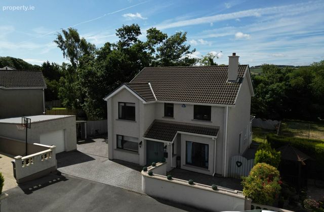 15 Oaklands Park, Letterkenny, Co. Donegal, Letterkenny, Co. Donegal - Click to view photos