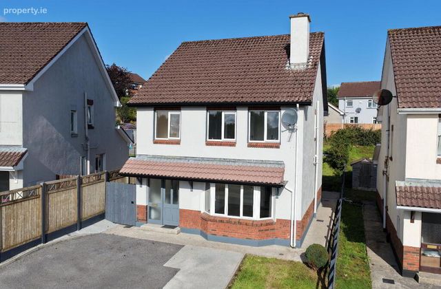 5 Summerhill Court, Summerhill, Carrick-on-shannon, Co. Leitrim, Carrick-on-Shannon, Co. Leitrim - Click to view photos
