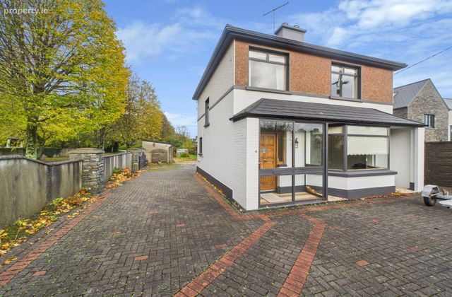 Millbank, Ballycasheen, Killarney, Co Kerry, Killarney, Co. Kerry - Click to view photos