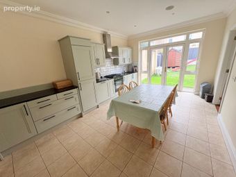 10 Kingsfort Square, Castlepark, Mallow, Co. Cork - Image 3