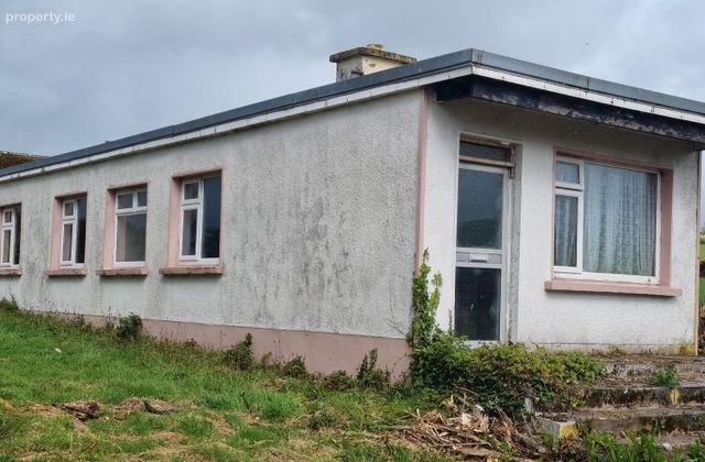 Ballinasare, Annascaul, Dingle, Co. Kerry - Click to view photos