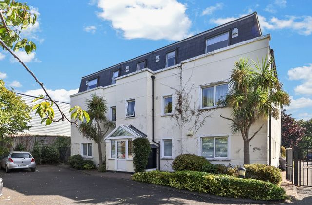 Short Let - Shandon Hall, Shandon Park, Monkstown, Co. Dublin - Click to view photos