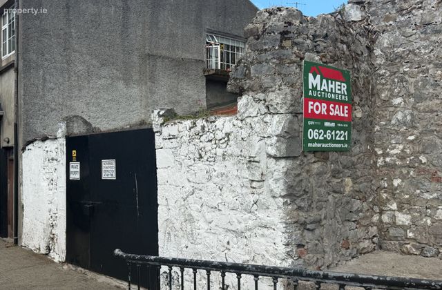 Off Main St, Cashel, Co. Tipperary - Click to view photos