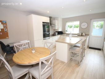 14 The Pines, Bridgemount, Carrigaline, Co. Cork - Image 5