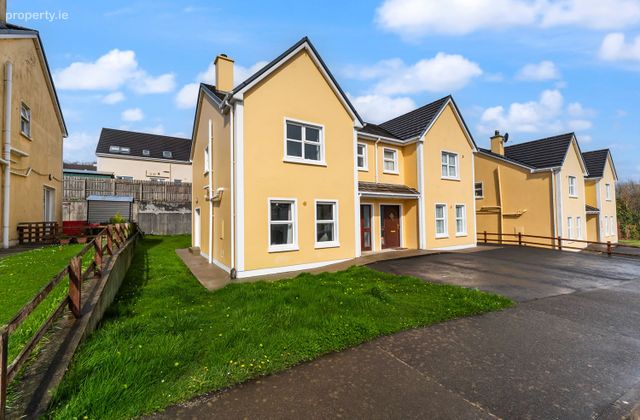 12 Ard Na Gr&eacute;ine, Ardara, Ardara, Co. Donegal - Click to view photos