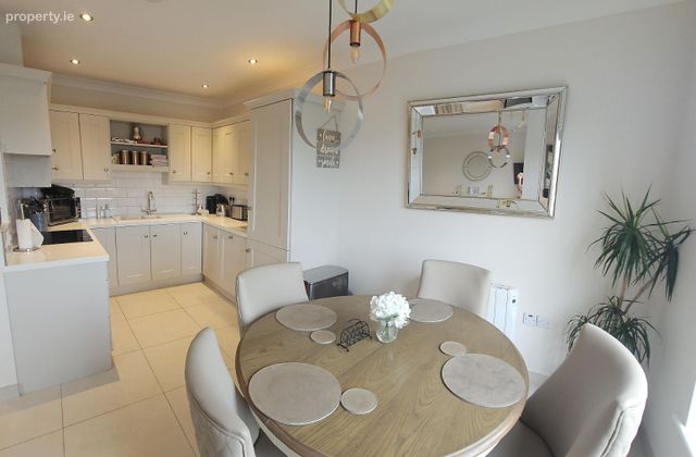 Sli Gheal, Ballymoneen, Co. Galway - Click to view photos
