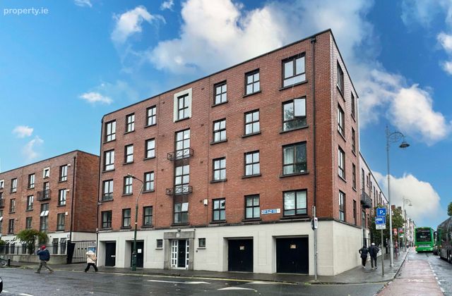 6 Sarsfield Quay Apartments, Liffey Street West, Arbour Hill, Dublin 7 - Click to view photos