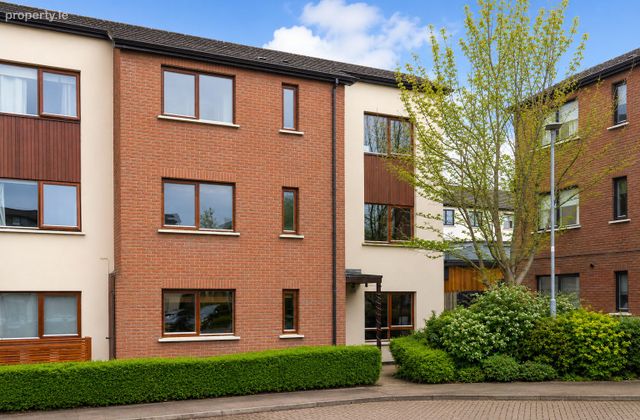 68 Hunters Walk, Hunters Wood, Ballycullen, Dublin 24 - Click to view photos