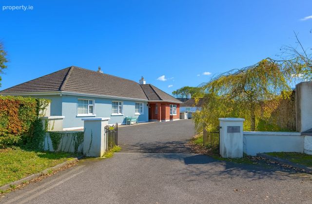 Anne Brook Lodge, Annebrook, Stradbally Road, Portlaoise, Co. Laois - Click to view photos
