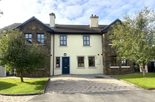12 Clonough Avenue, Castleisland, Co. Kerry - Click to view photos
