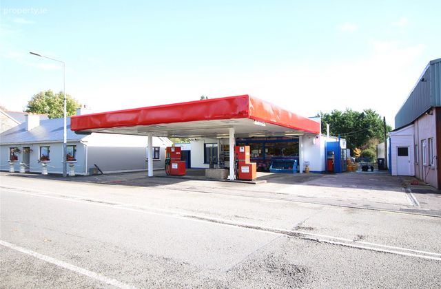 Convenience Store &amp; Filling Station, Ballinamore Road, Mohill, Co. Leitrim, Mohill, Co. Leitrim - Click to view photos