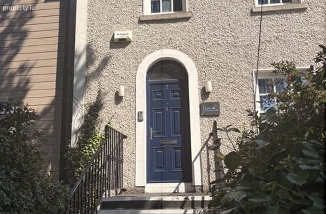 Upstaires Of 2 Village Weir, Lower Main Street, Lucan, Co. Dublin - Click to view photos