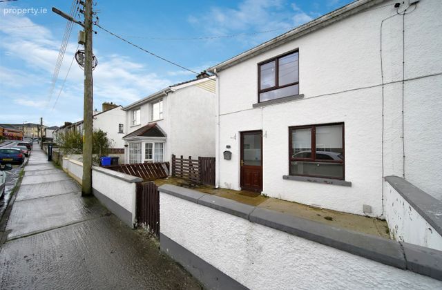 17 Saint Columba's Avenue, Buncrana, Co. Donegal - Click to view photos