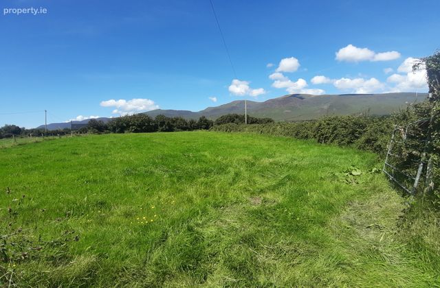 Laghtacallow, Castlemaine, Co. Kerry - Click to view photos