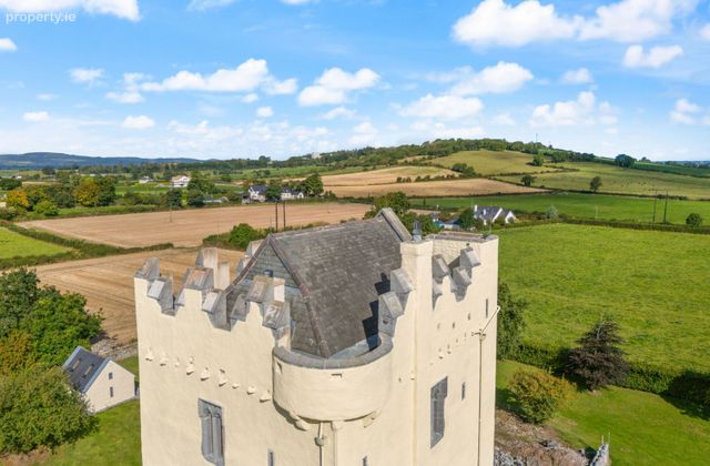 Ballytarsna Castle, Ballytarsna, Horse and Jockey, Co. Tipperary - Click to view photos