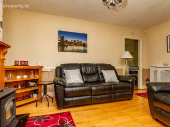 102 Captain's Avenue, Dublin 12, Crumlin, Dublin 12 - Image 3