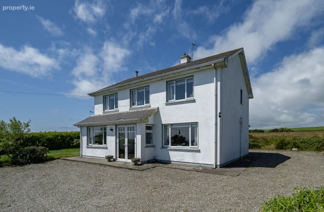 Mossbawn House, Dooneen Upper, Old Head, Kinsale, Co. Cork - Click to view photos