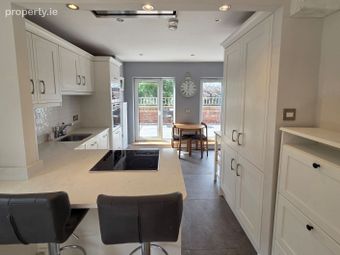 Duplex, The Sweepstakes, Ballsbridge Park, Ballsbridge, Dublin 4 - Image 3