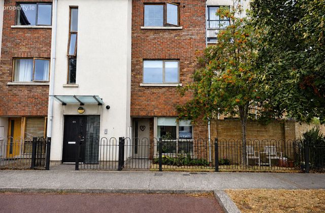 96 Red Arches Road, The Coast, Baldoyle, Dublin 13 - Click to view photos