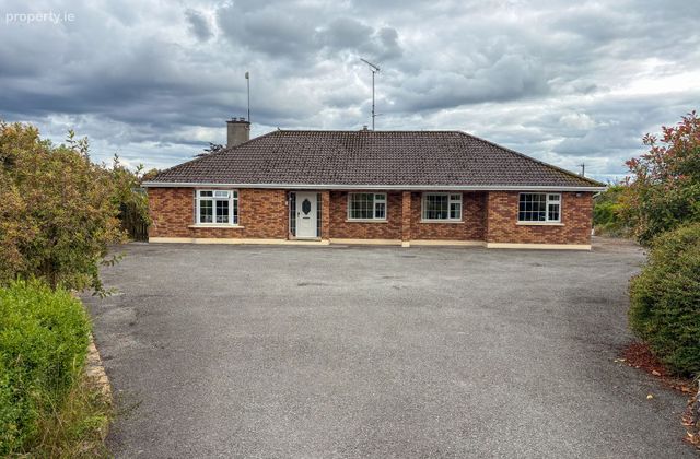 Craddenstown, Raharney, Raharney, Co. Westmeath - Click to view photos