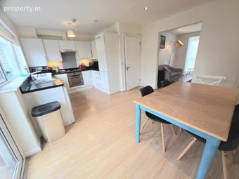 16 Marine Gates, Carrignafoy, Cobh, Co. Cork - Image 4