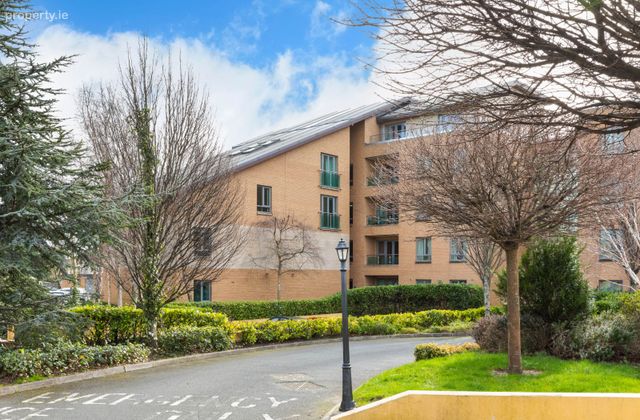 Apt 11, The Ramparts, D18 H042, Loughlinstown, Co. Dublin - Click to view photos