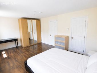 14a Pembroke Avenue, Pembroke Wood, Passage West, Co. Cork - Image 4