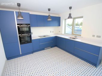 35 Aylesbury, Ballintemple, Co. Cork