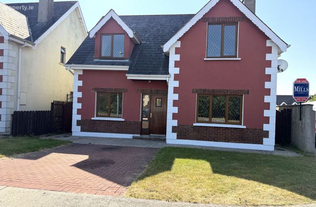 37 Castle Manor, Ferns, Co. Wexford - Click to view photos