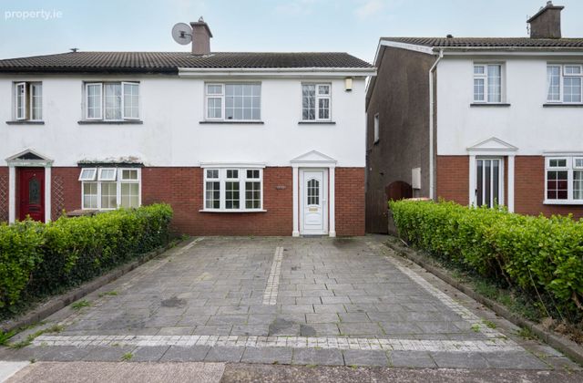 17 Leesdale Grove, Ballincollig, Co. Cork - Click to view photos