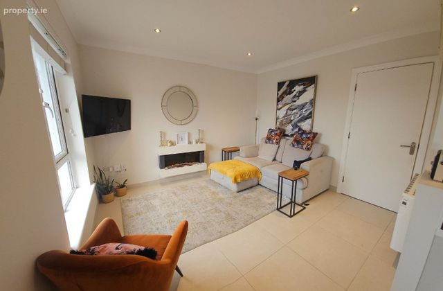 Sli Gheal, Ballymoneen, Co. Galway - Click to view photos