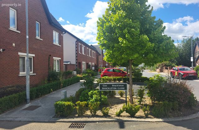 15 Shackleton Way, Lucan, Co. Dublin - Click to view photos