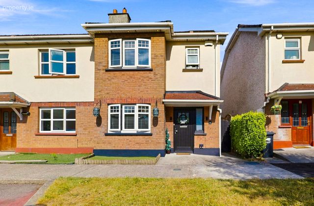 18 Ballyowen Square, Lucan, Co. Dublin - Click to view photos