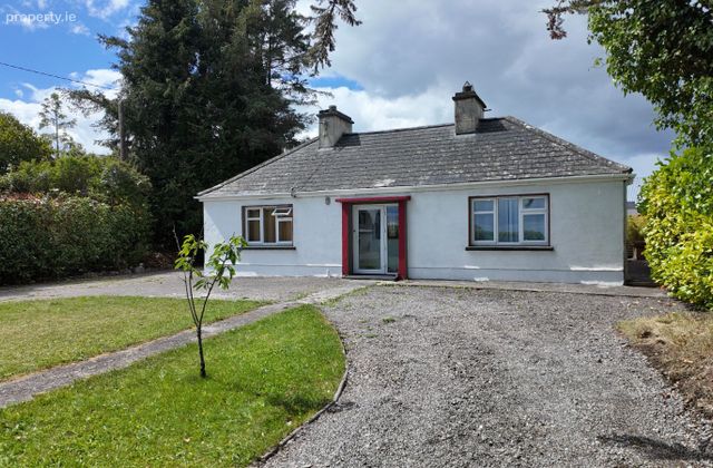 Moores Cottage, The Demesne, Frenchpark, Frenchpark, Co. Roscommon - Click to view photos